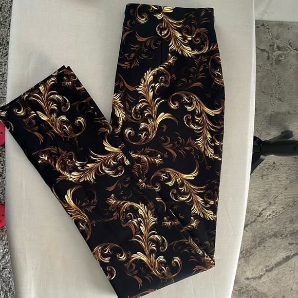 VERSACE INSPIRED TRUTH BY REPUBLICAN ANKLE PANT PAISLEY PRINT BLK AND GOLD SZ XS - Picture 4 of 12